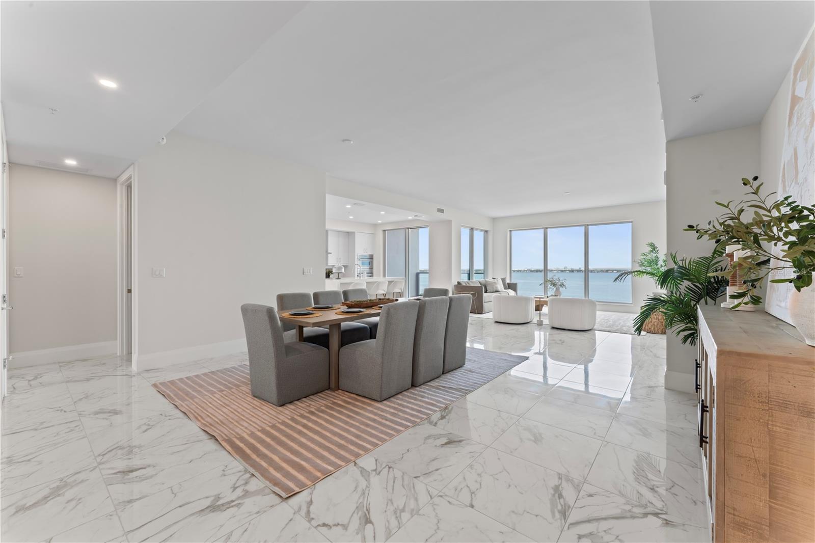 ALTURA BAYSHORE - Residential