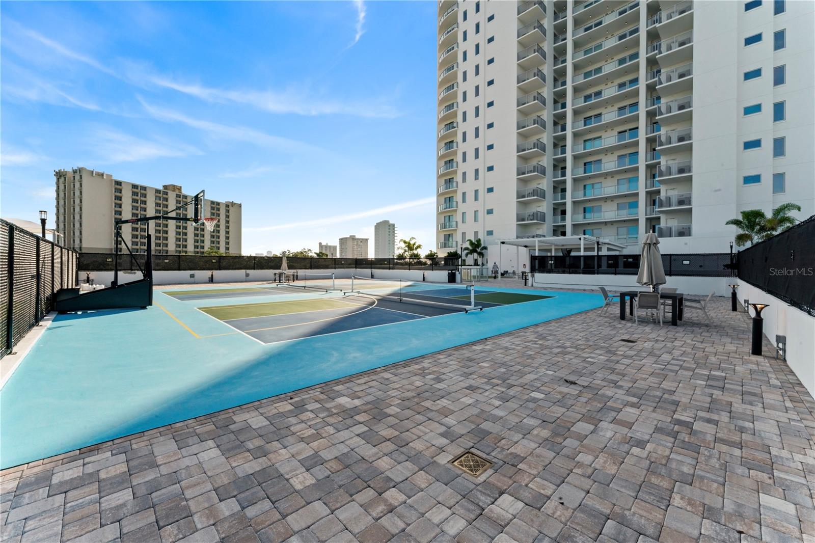 ALTURA BAYSHORE - Residential