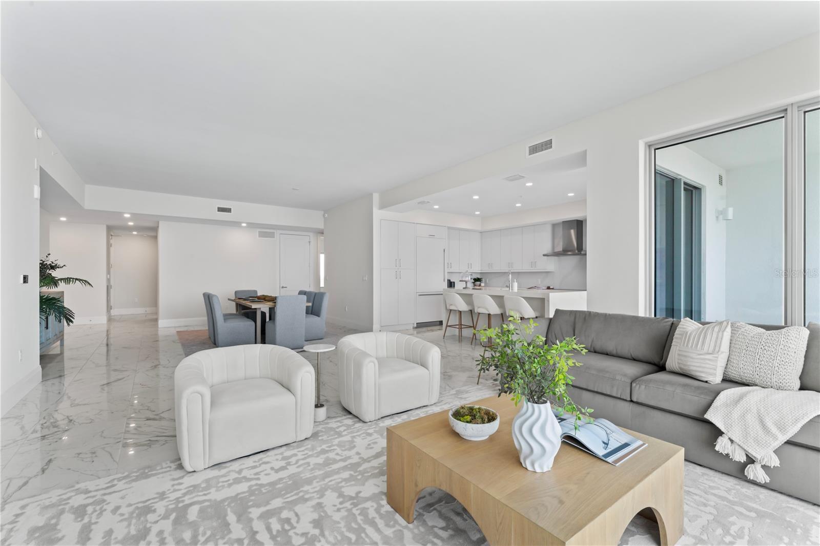 ALTURA BAYSHORE - Residential