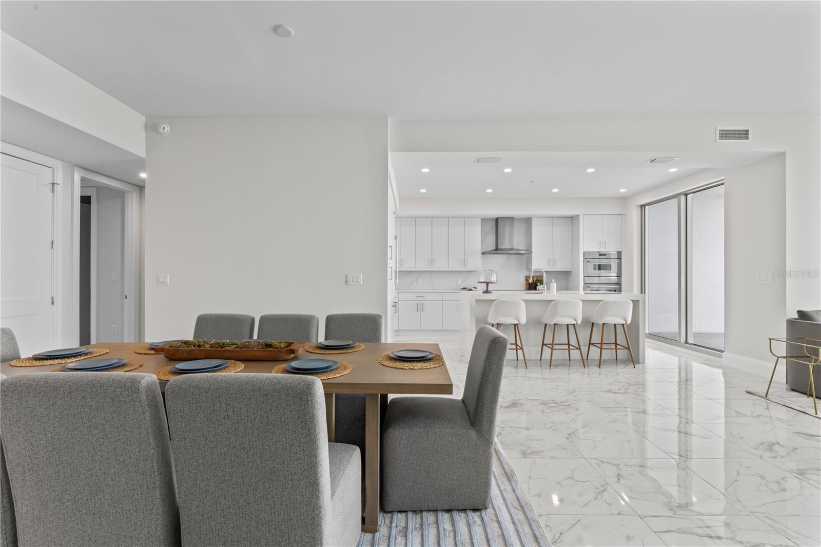 ALTURA BAYSHORE - Residential