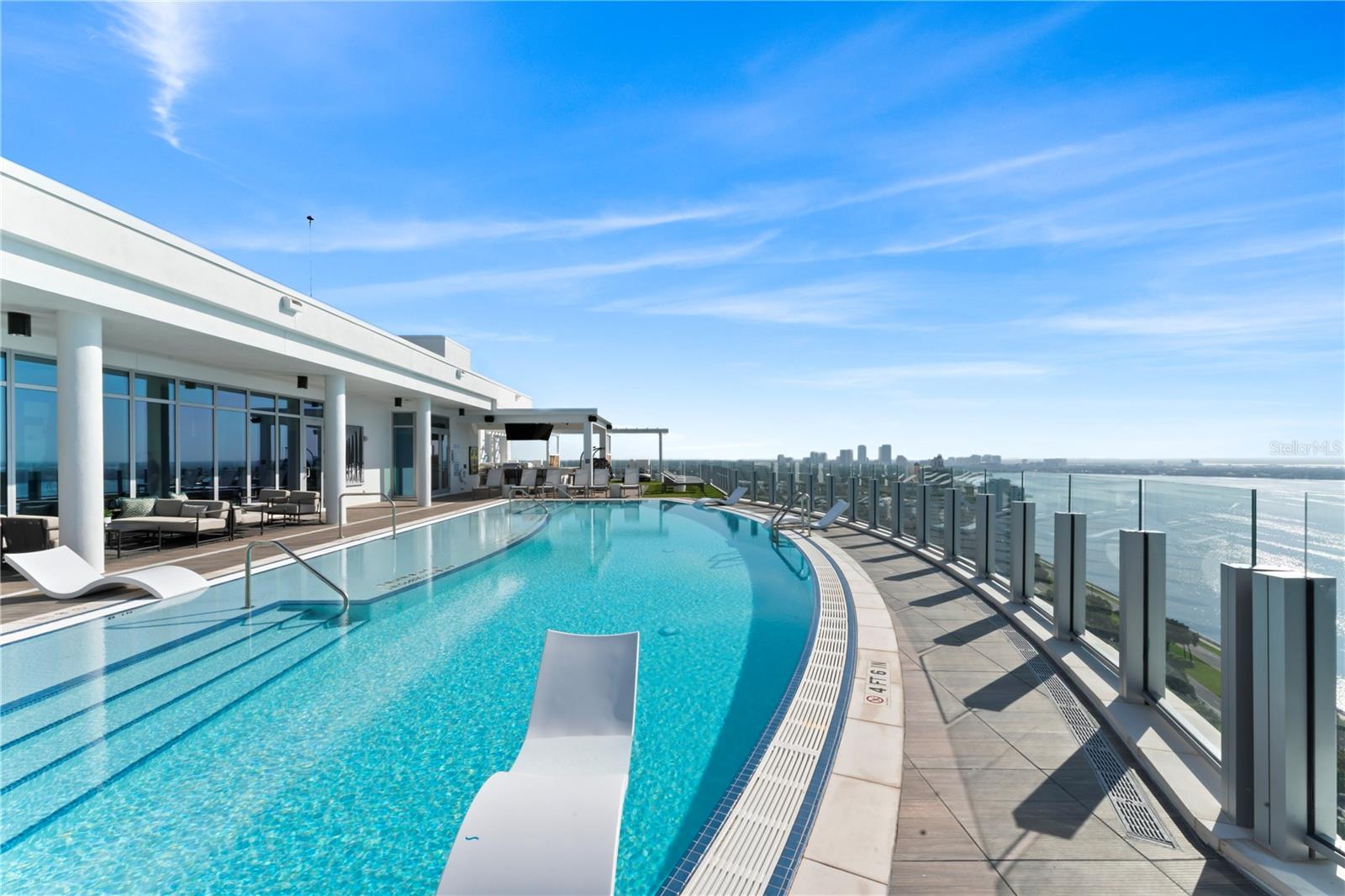 ALTURA BAYSHORE - Residential