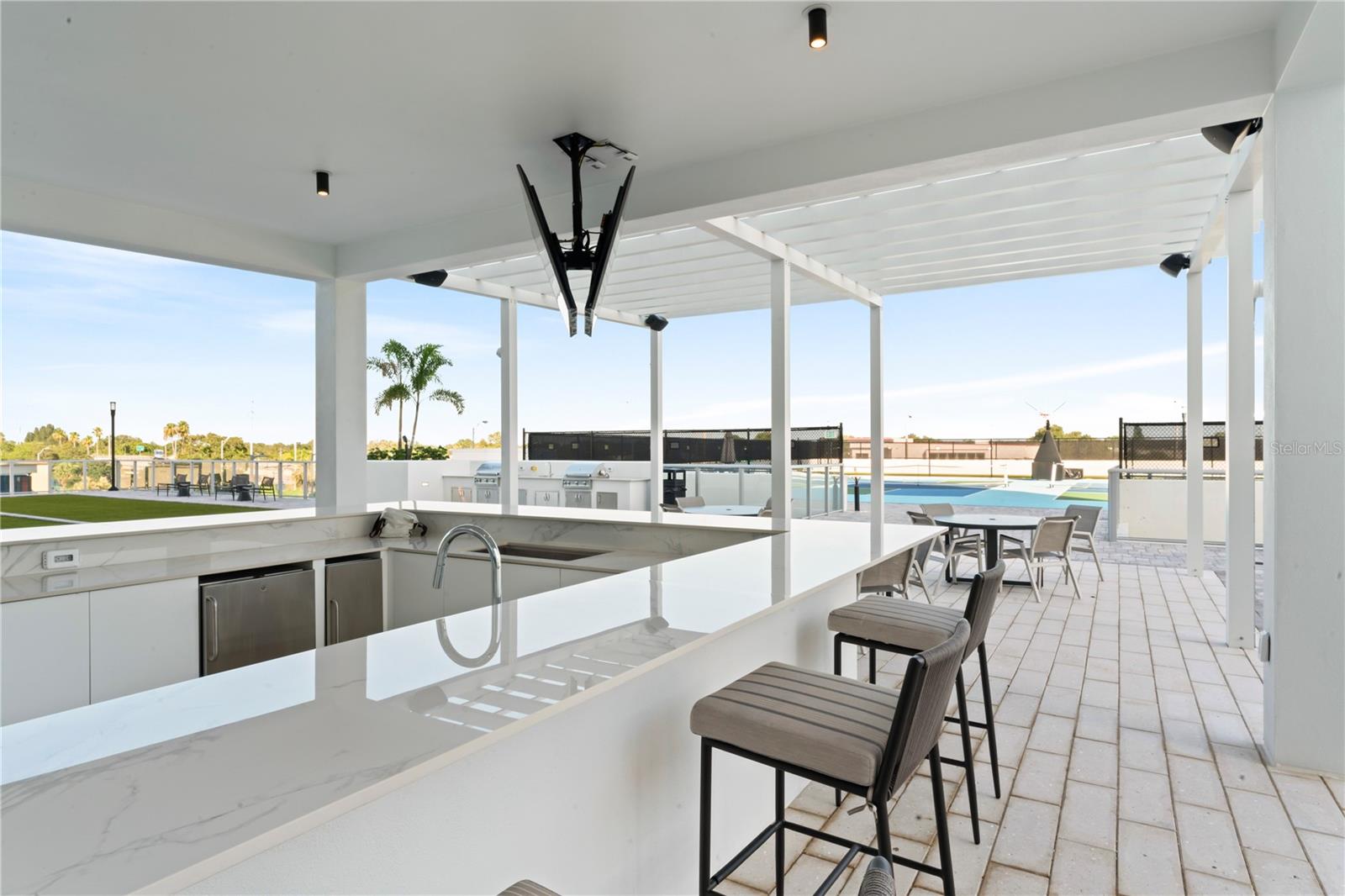 ALTURA BAYSHORE - Residential