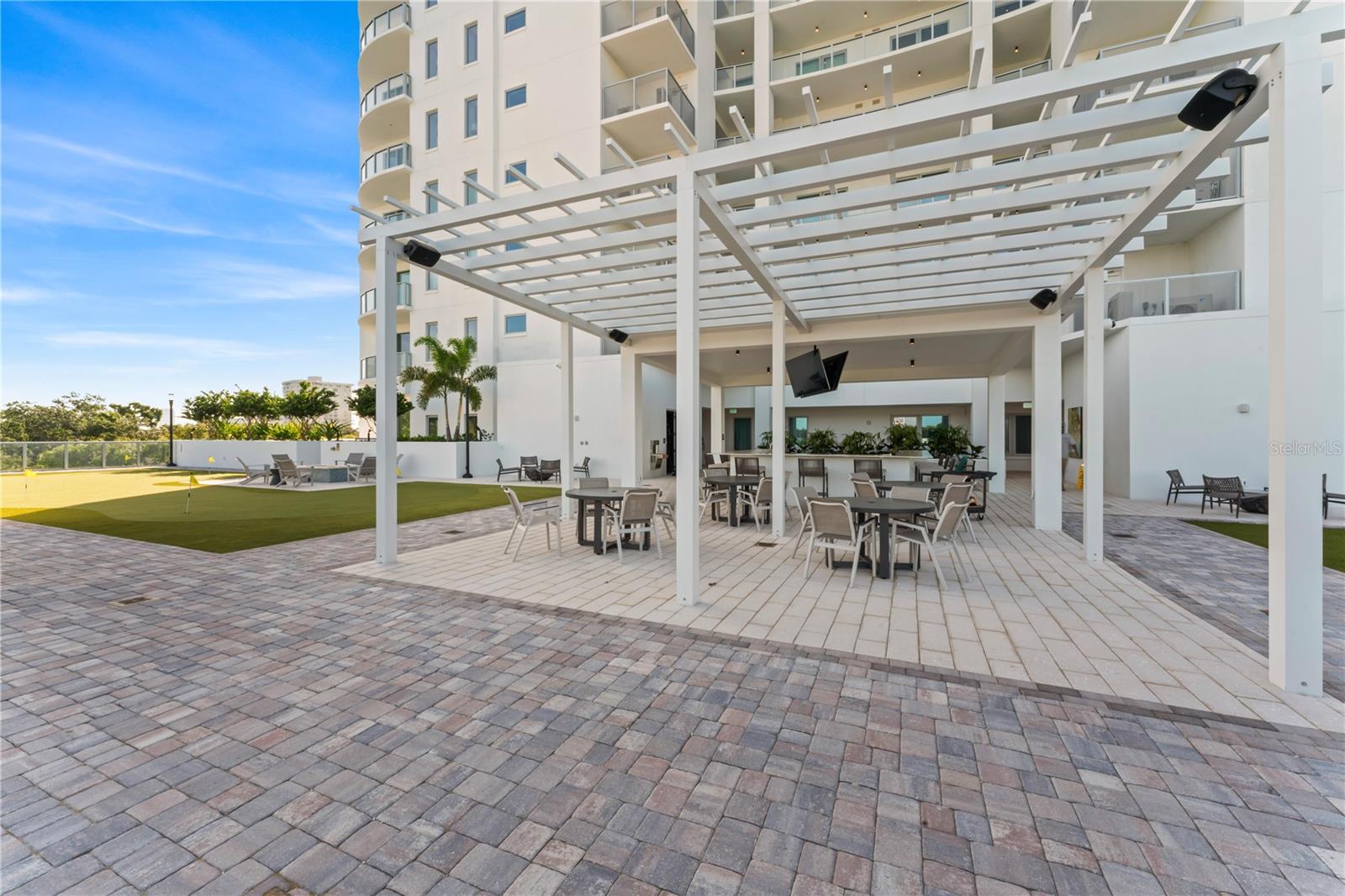 ALTURA BAYSHORE - Residential
