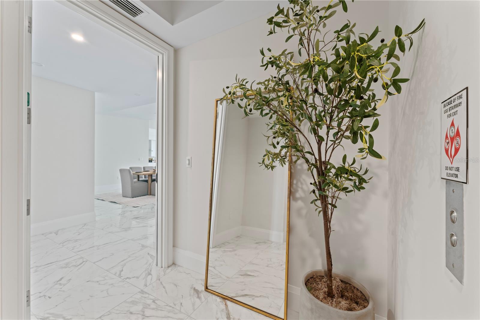 ALTURA BAYSHORE - Residential