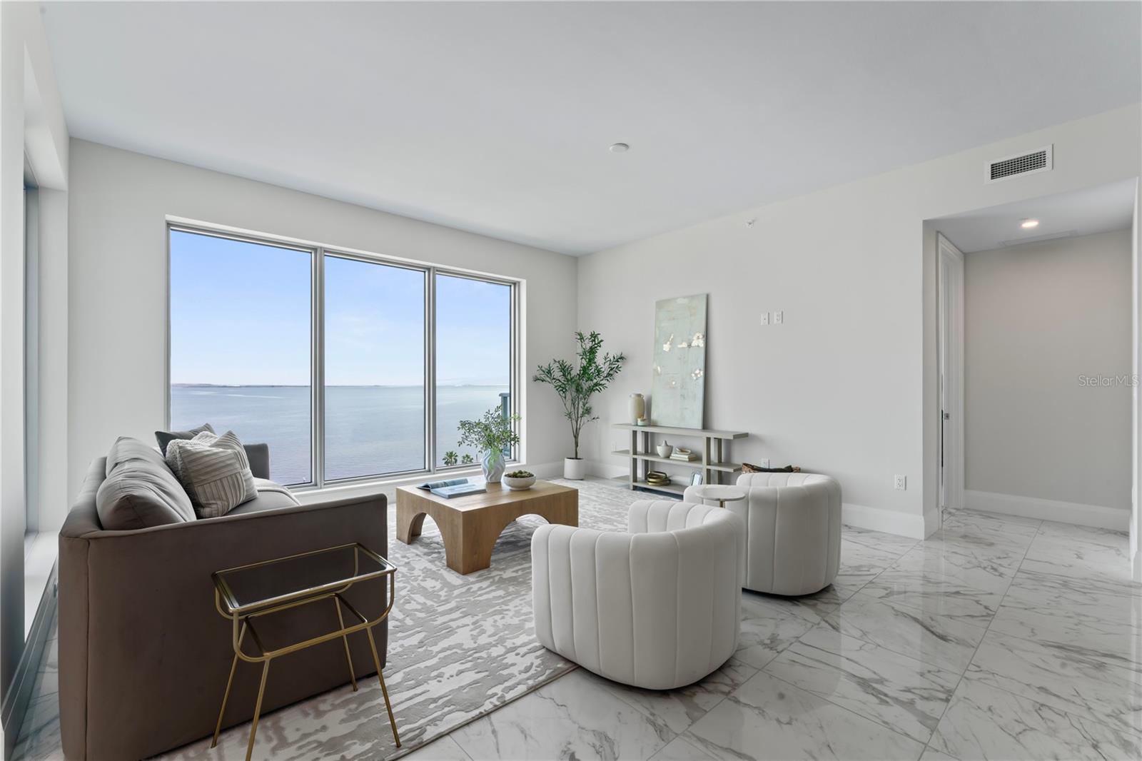 ALTURA BAYSHORE - Residential