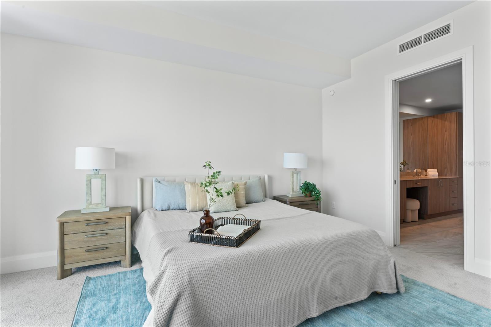 ALTURA BAYSHORE - Residential