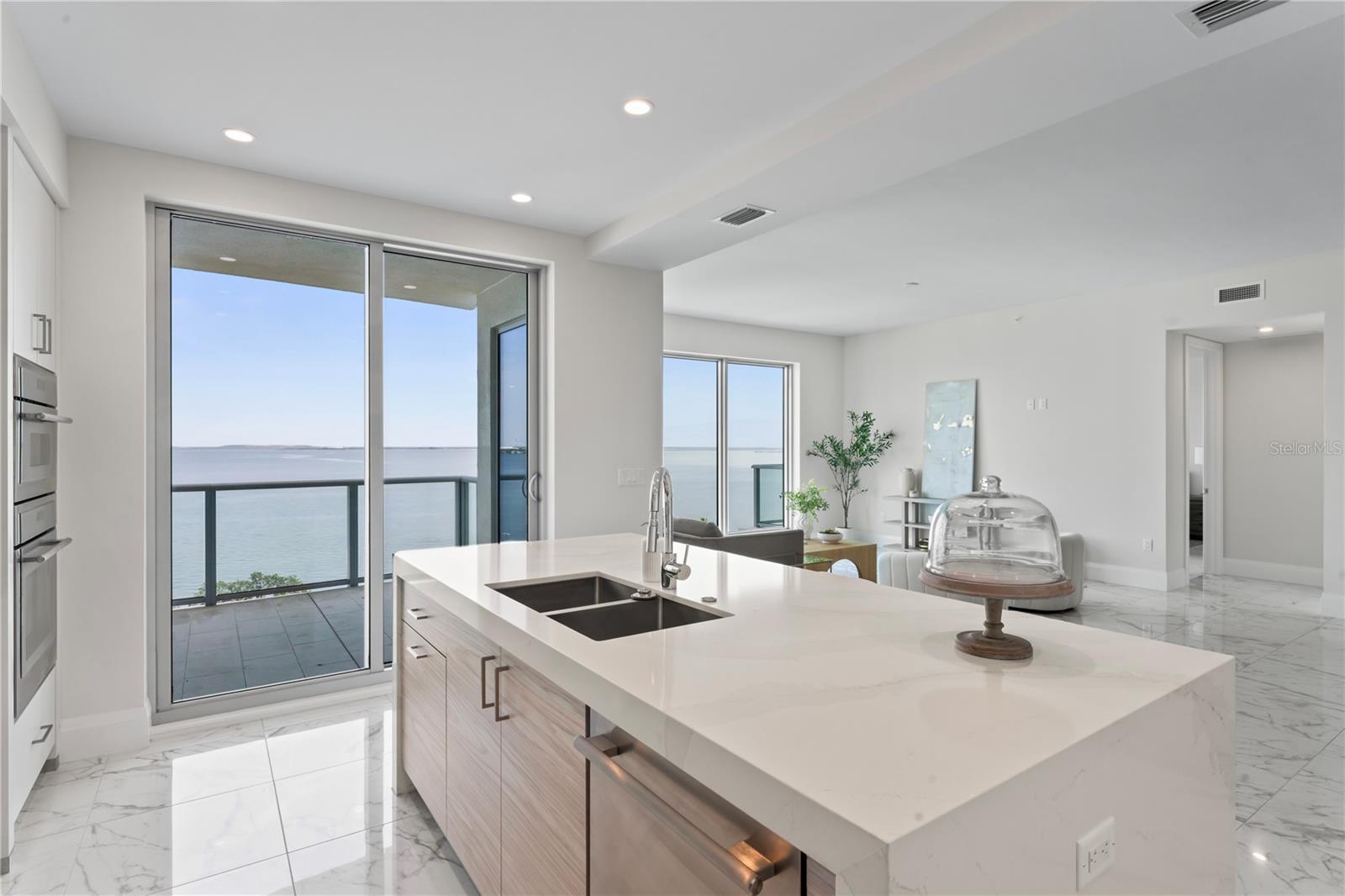 ALTURA BAYSHORE - Residential