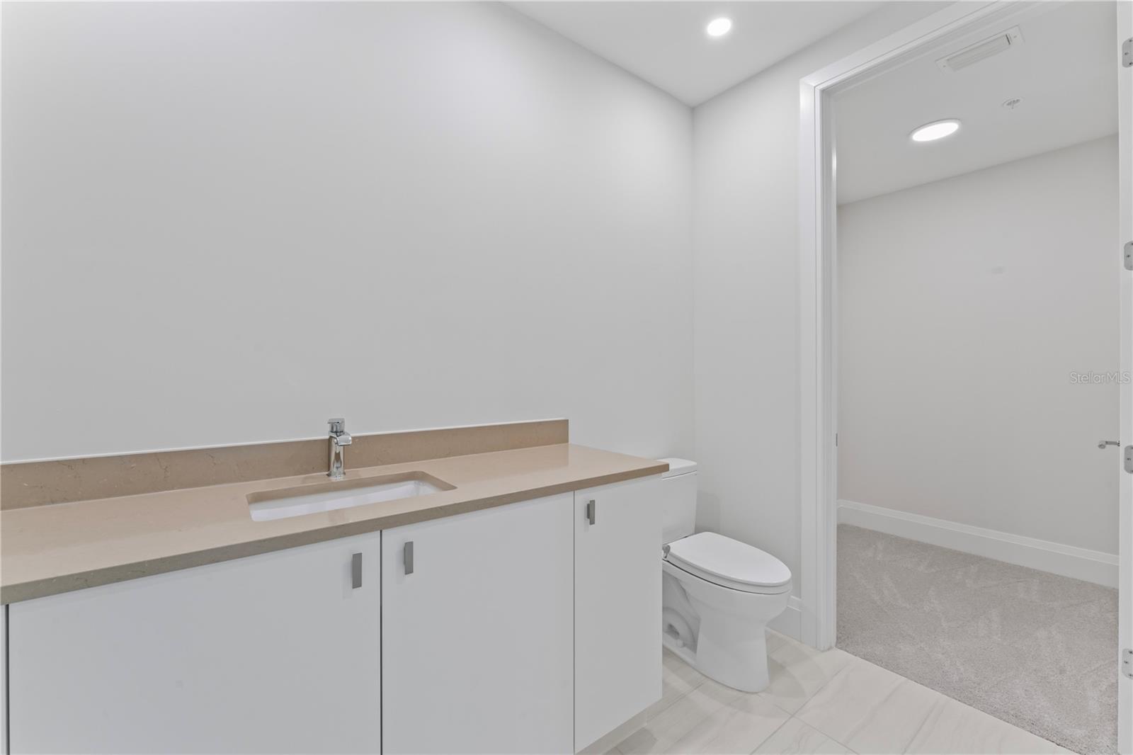 ALTURA BAYSHORE - Residential