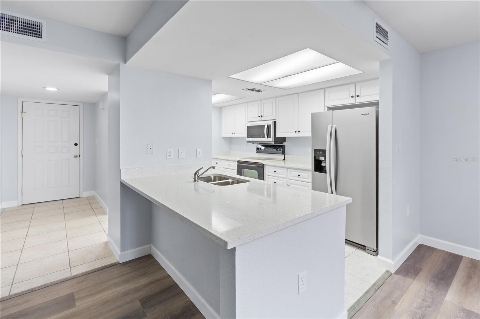 HOLIDAY LAKE VILLAS CONDO - Residential