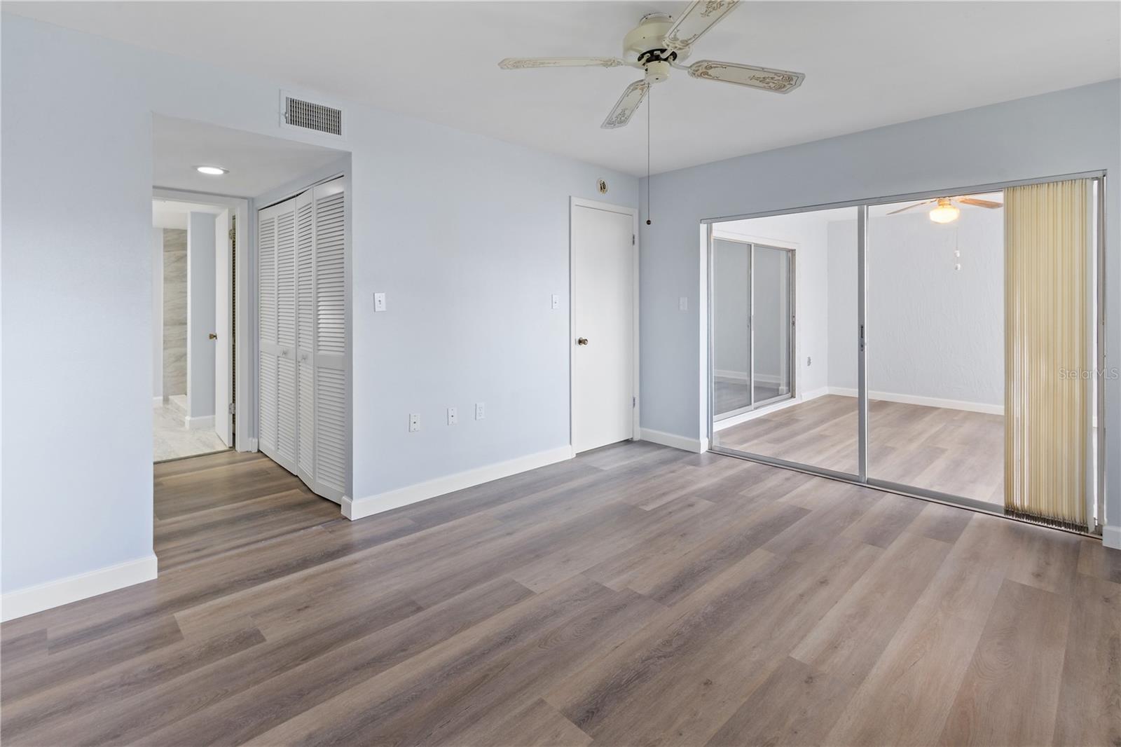 HOLIDAY LAKE VILLAS CONDO - Residential