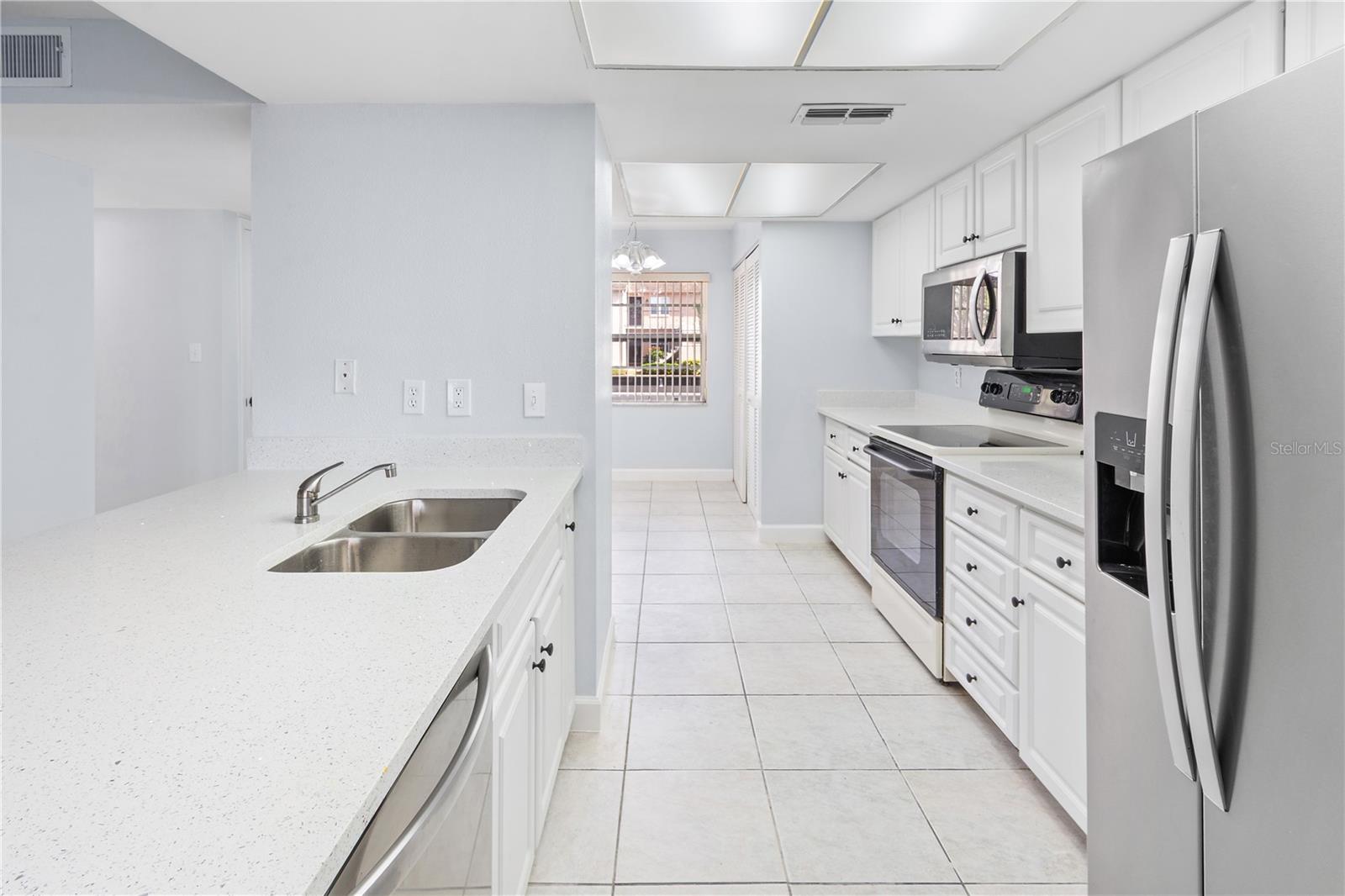 HOLIDAY LAKE VILLAS CONDO - Residential