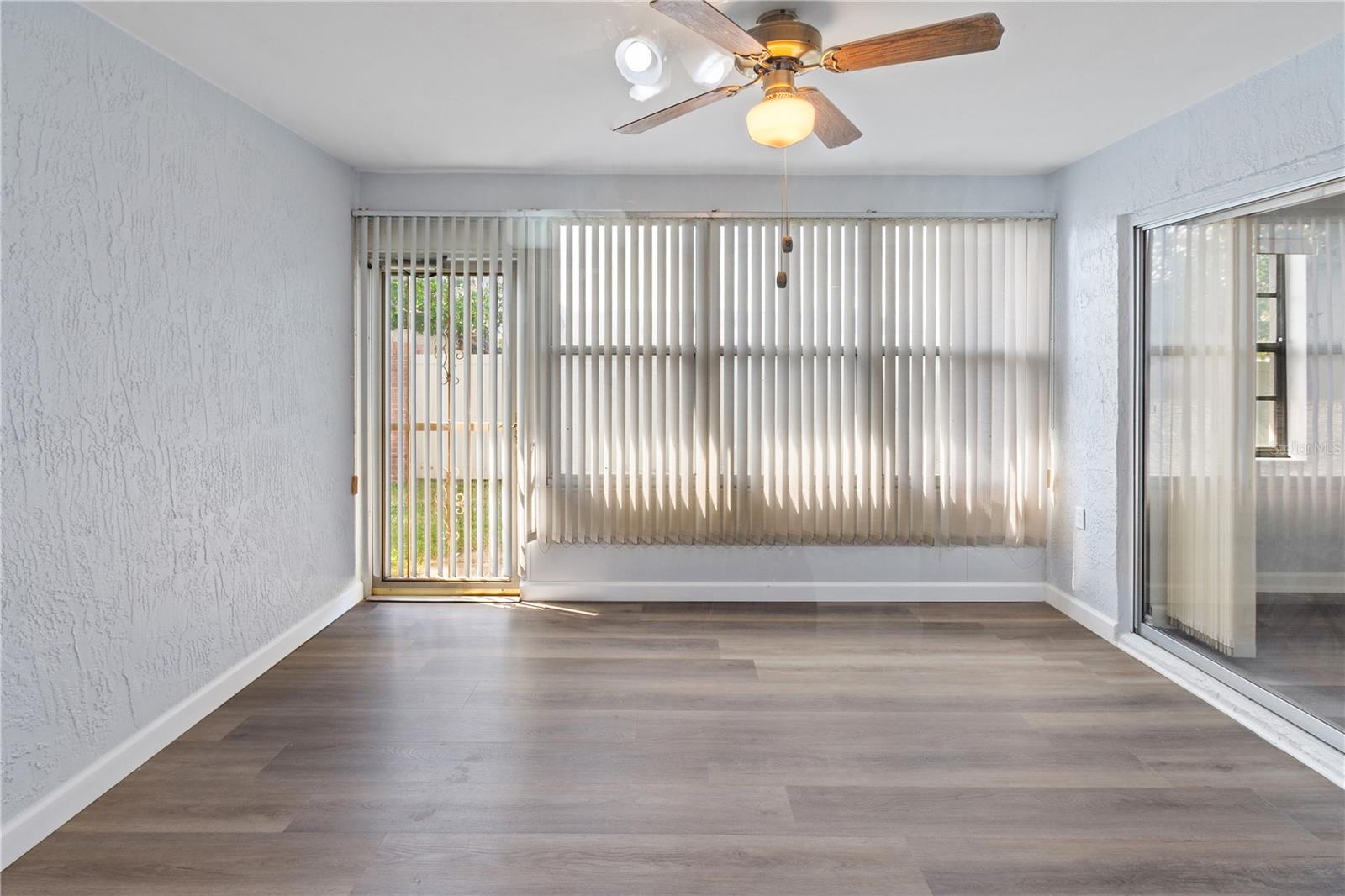 HOLIDAY LAKE VILLAS CONDO - Residential