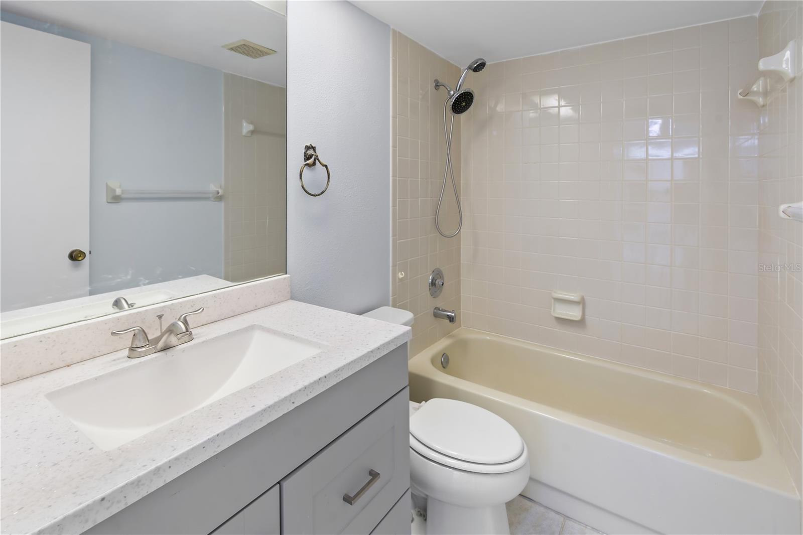 HOLIDAY LAKE VILLAS CONDO - Residential