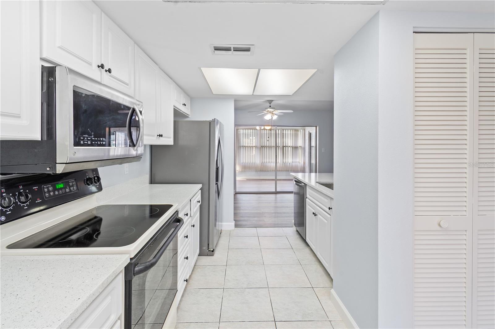 HOLIDAY LAKE VILLAS CONDO - Residential