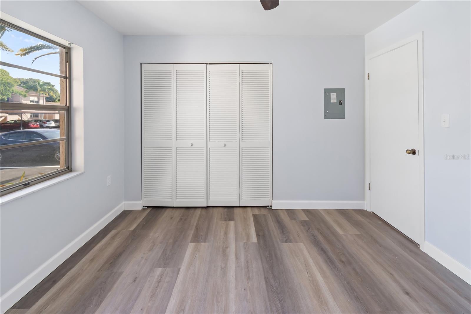 HOLIDAY LAKE VILLAS CONDO - Residential