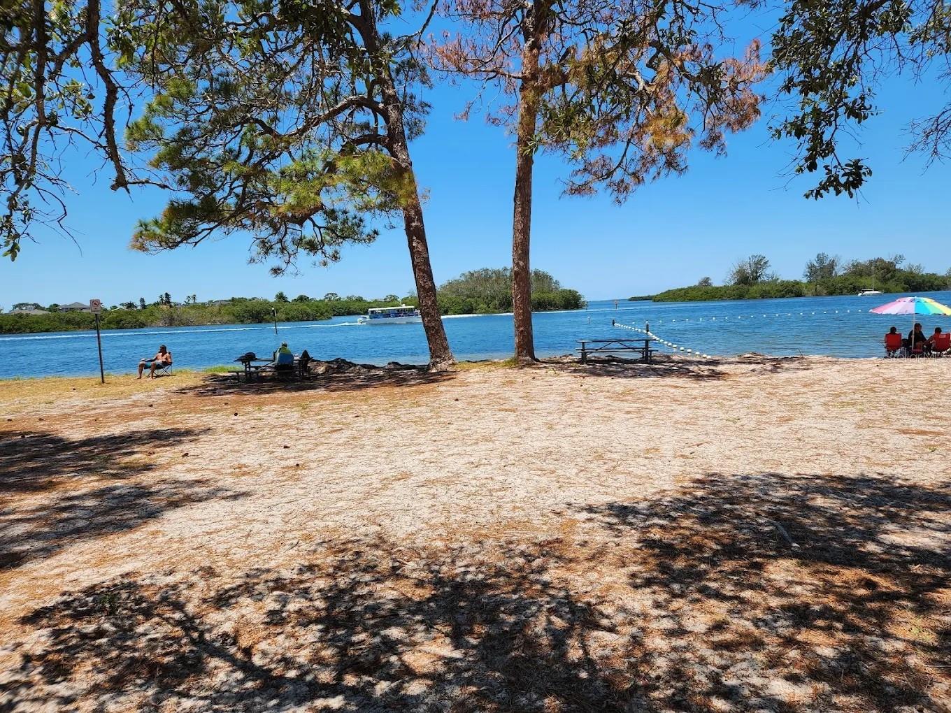 HOLIDAY LAKE VILLAS CONDO - Residential