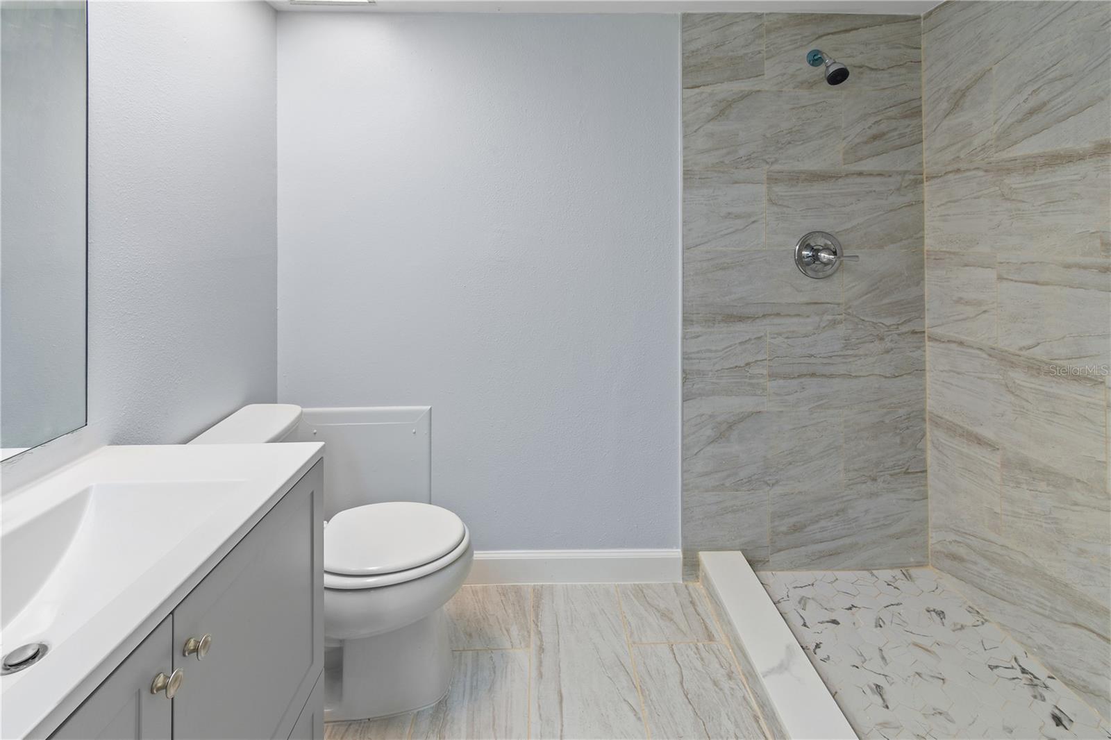 HOLIDAY LAKE VILLAS CONDO - Residential