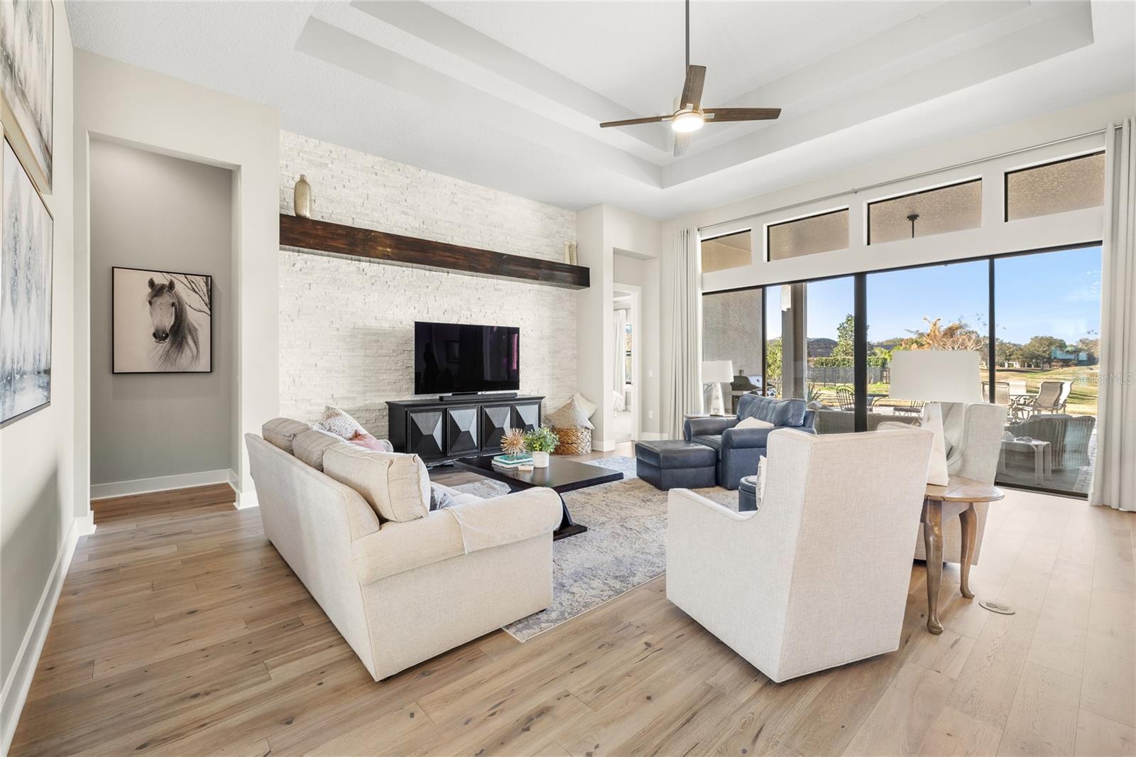 HEATHROW COUNTRY ESTATE - Residential