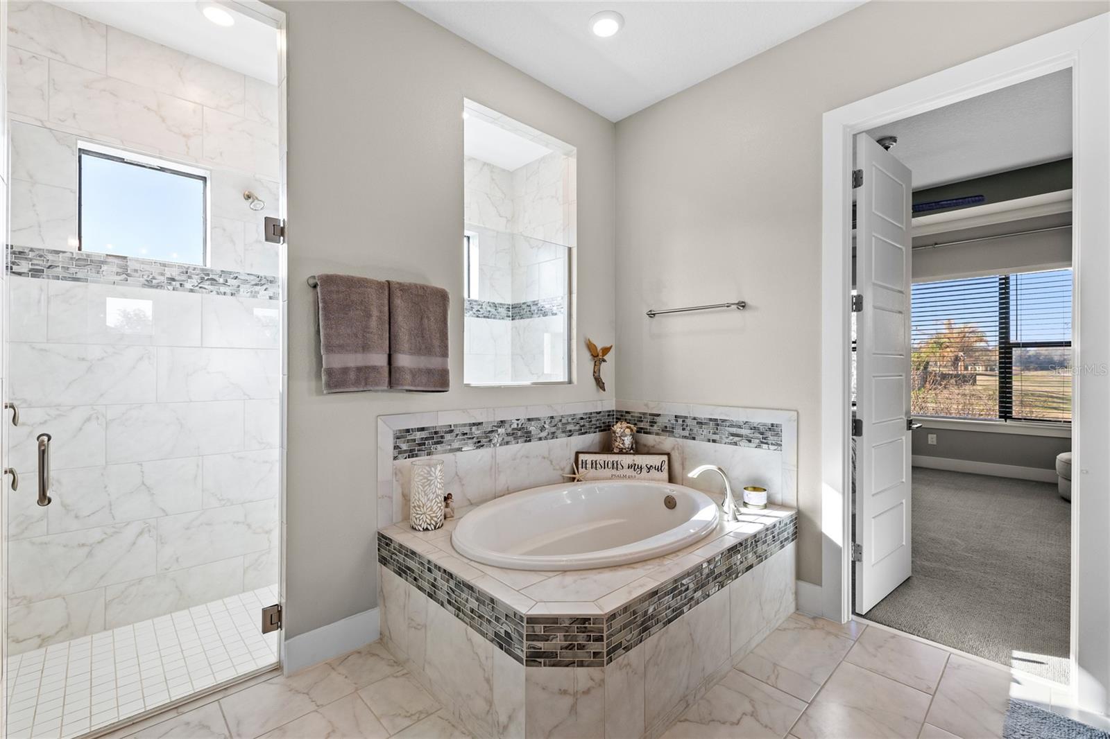 HEATHROW COUNTRY ESTATE - Residential