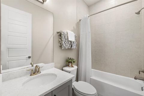 Tiny photo for 25620 Grandview Pointe, Sorrento, FL 32776 (MLS # O6385306)