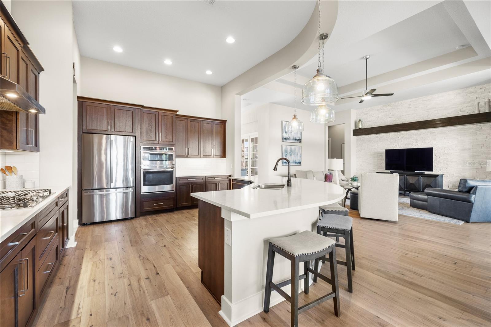 HEATHROW COUNTRY ESTATE - Residential