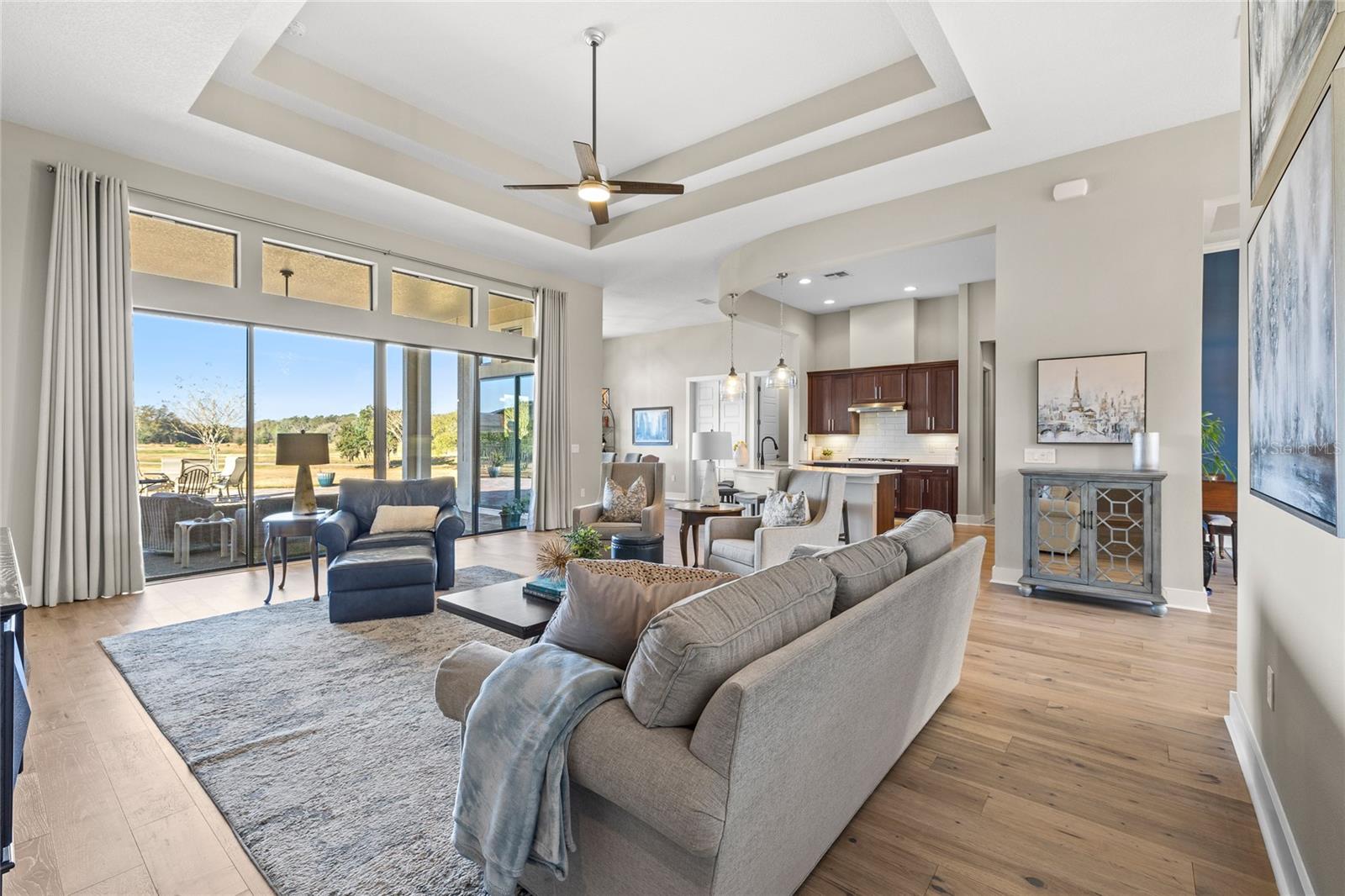 HEATHROW COUNTRY ESTATE - Residential