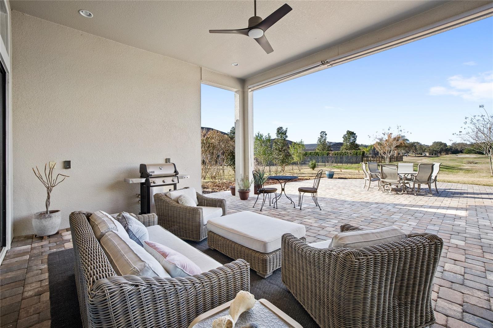 HEATHROW COUNTRY ESTATE - Residential