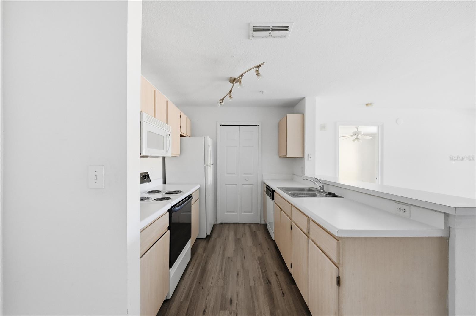 CYPRESS FAIRWAY - Residential