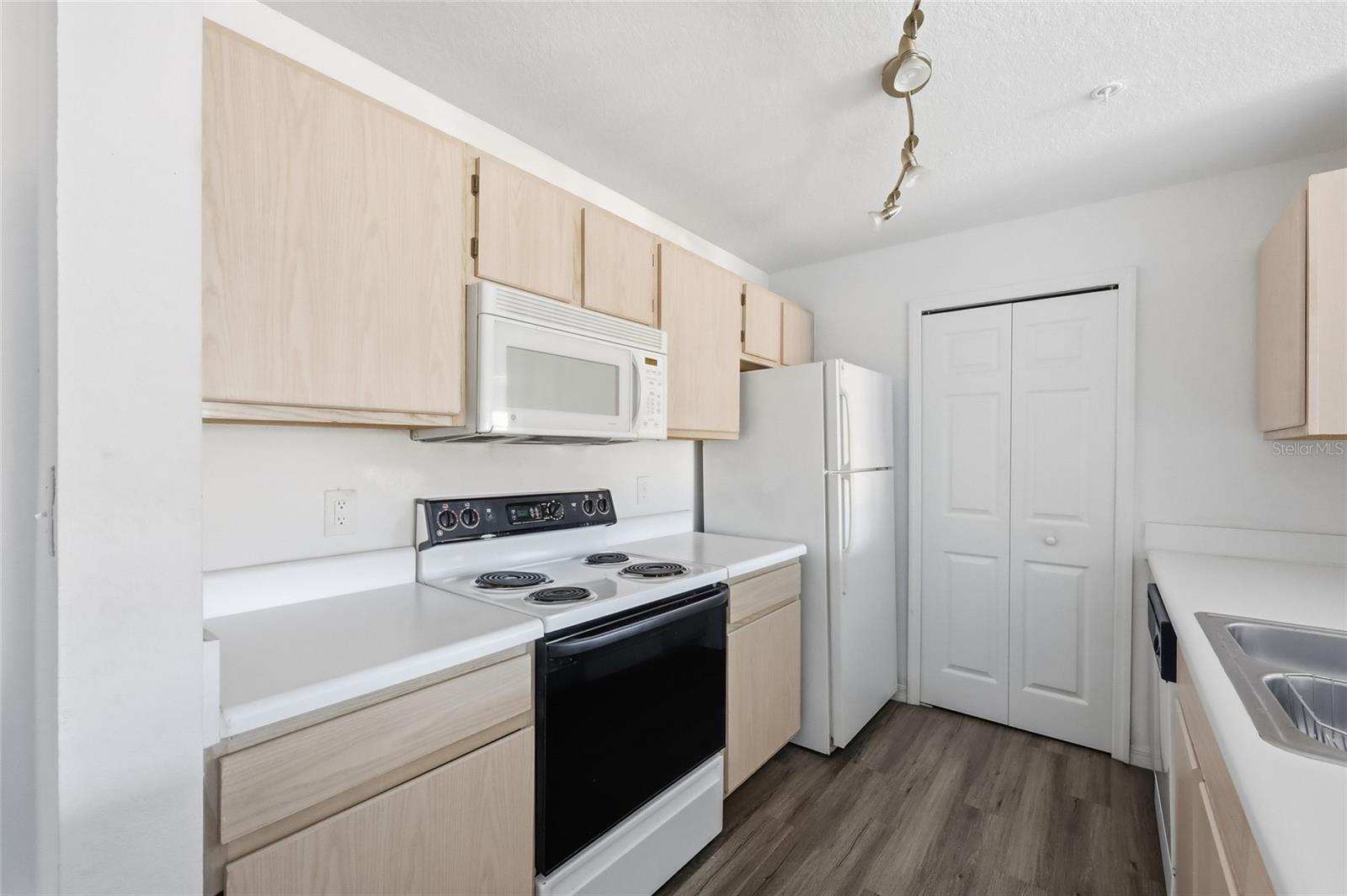 CYPRESS FAIRWAY - Residential