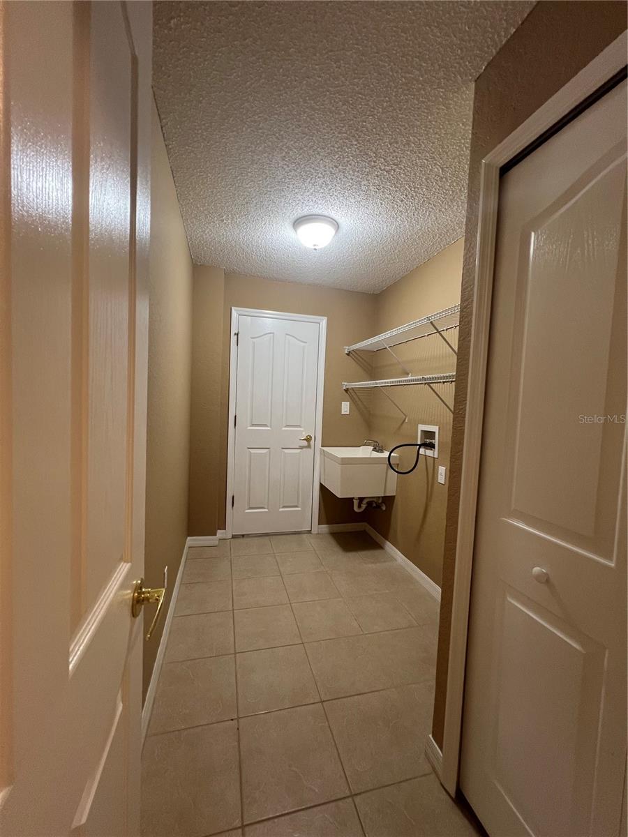 ROYAL HIGHLANDS - Residential Lease