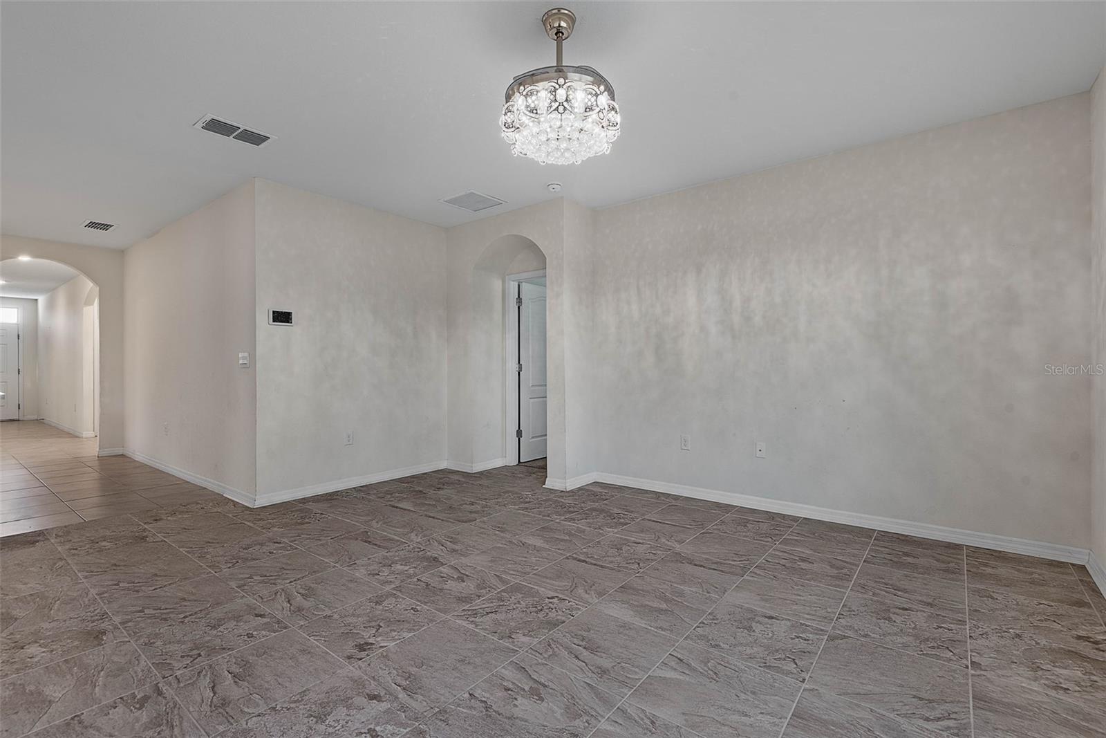 WOODBRIDGE LKS/EDGEWATER - Residential