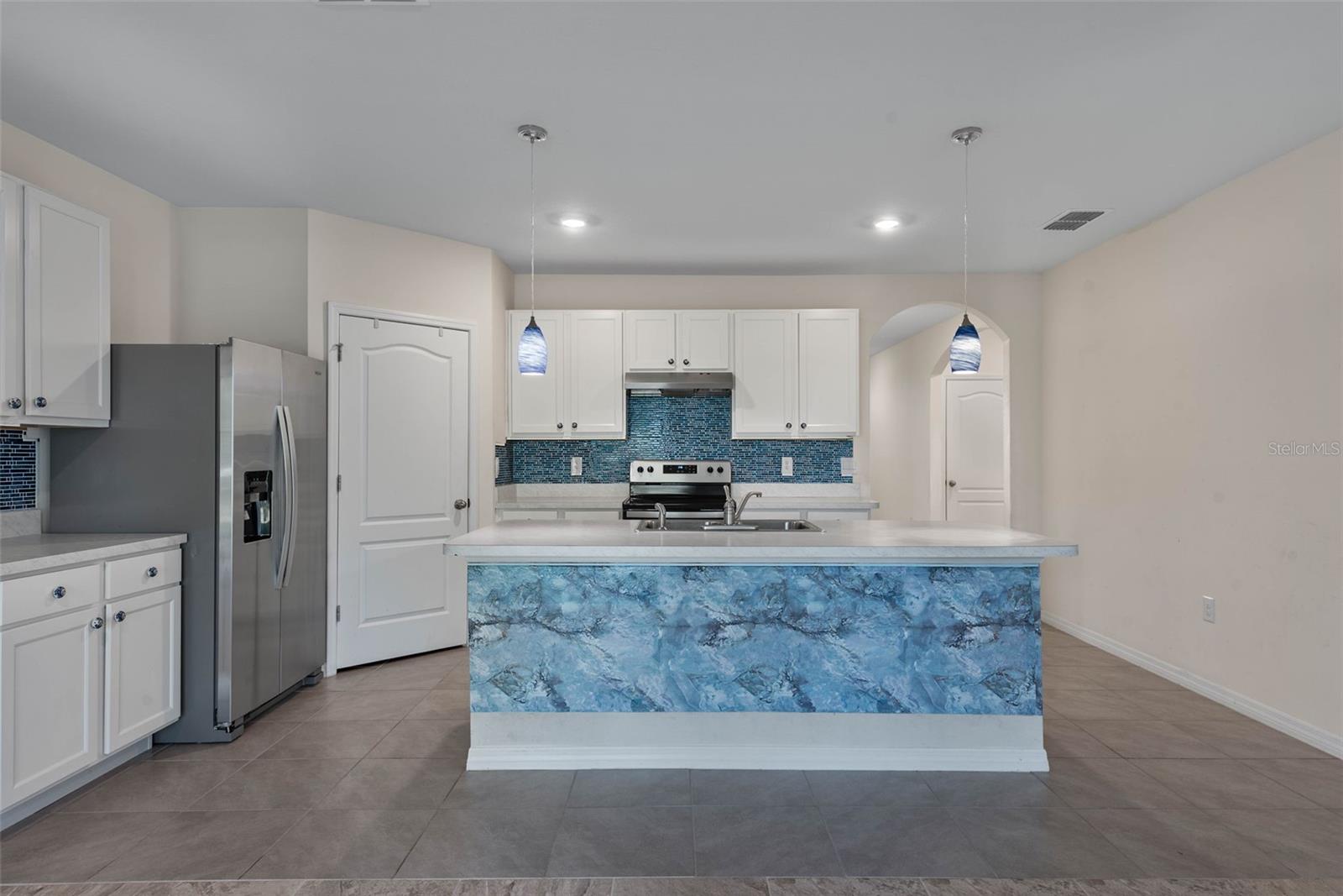 WOODBRIDGE LKS/EDGEWATER - Residential