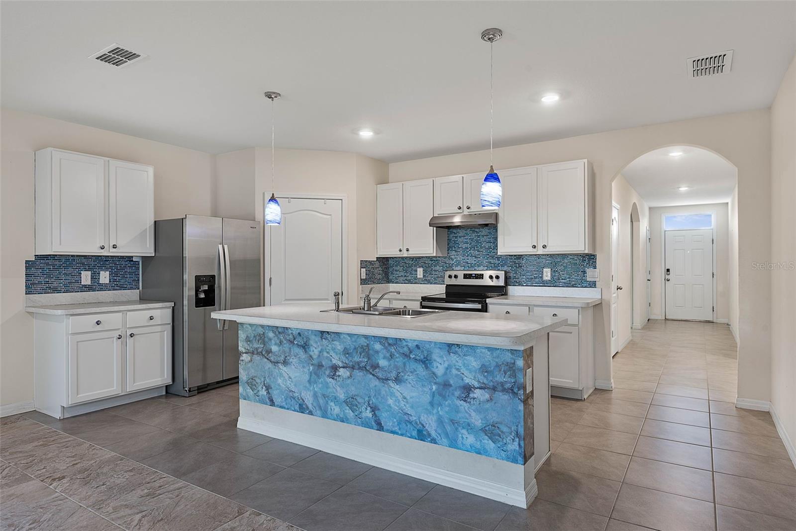 WOODBRIDGE LKS/EDGEWATER - Residential