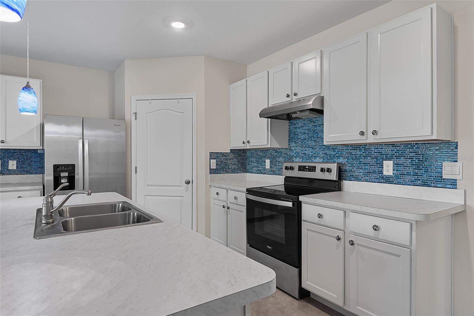 WOODBRIDGE LKS/EDGEWATER - Residential