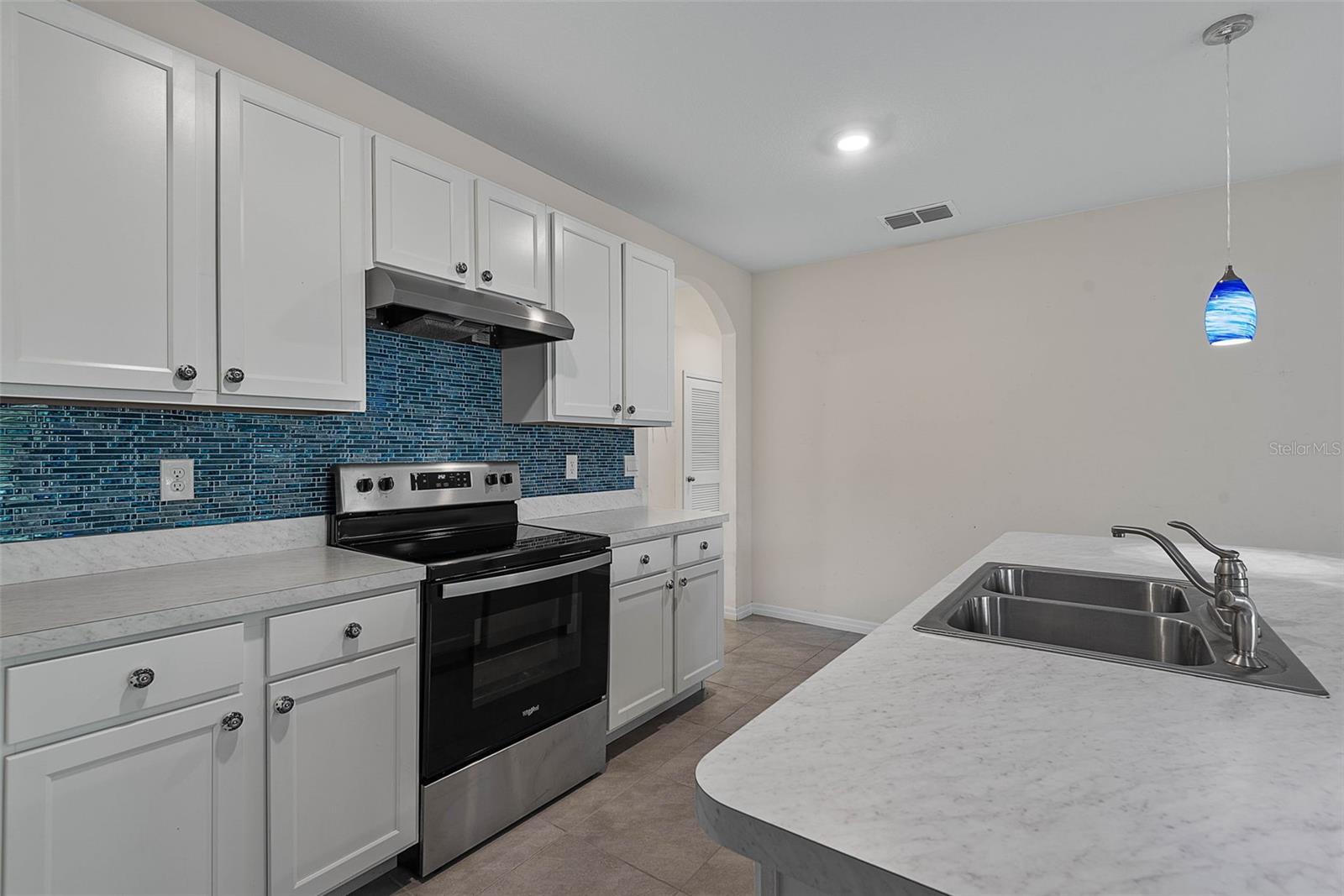 WOODBRIDGE LKS/EDGEWATER - Residential