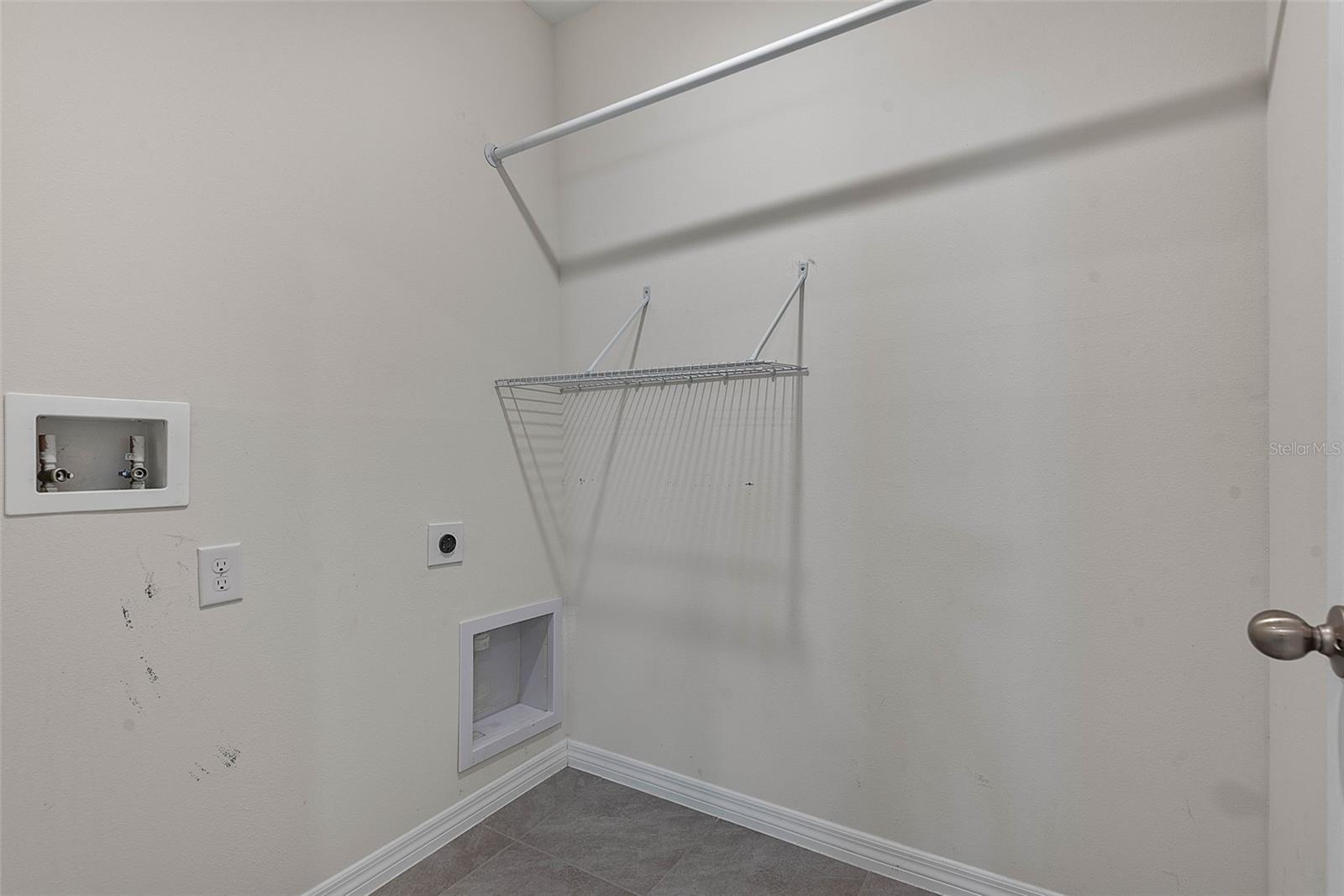 WOODBRIDGE LKS/EDGEWATER - Residential