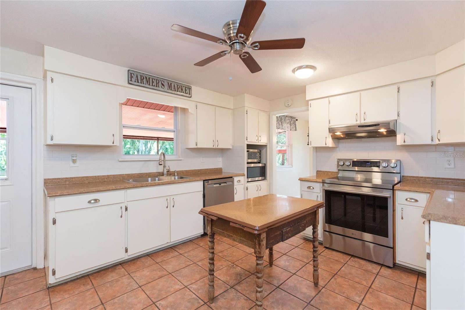 8719 HANDCART ROAD