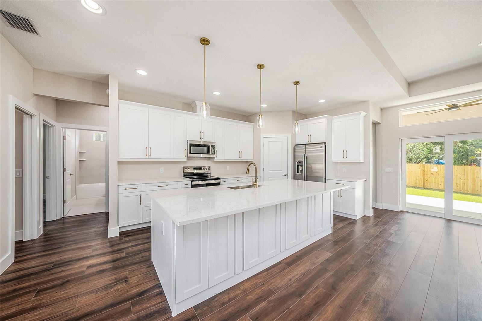 9416 BULLFROG COURT