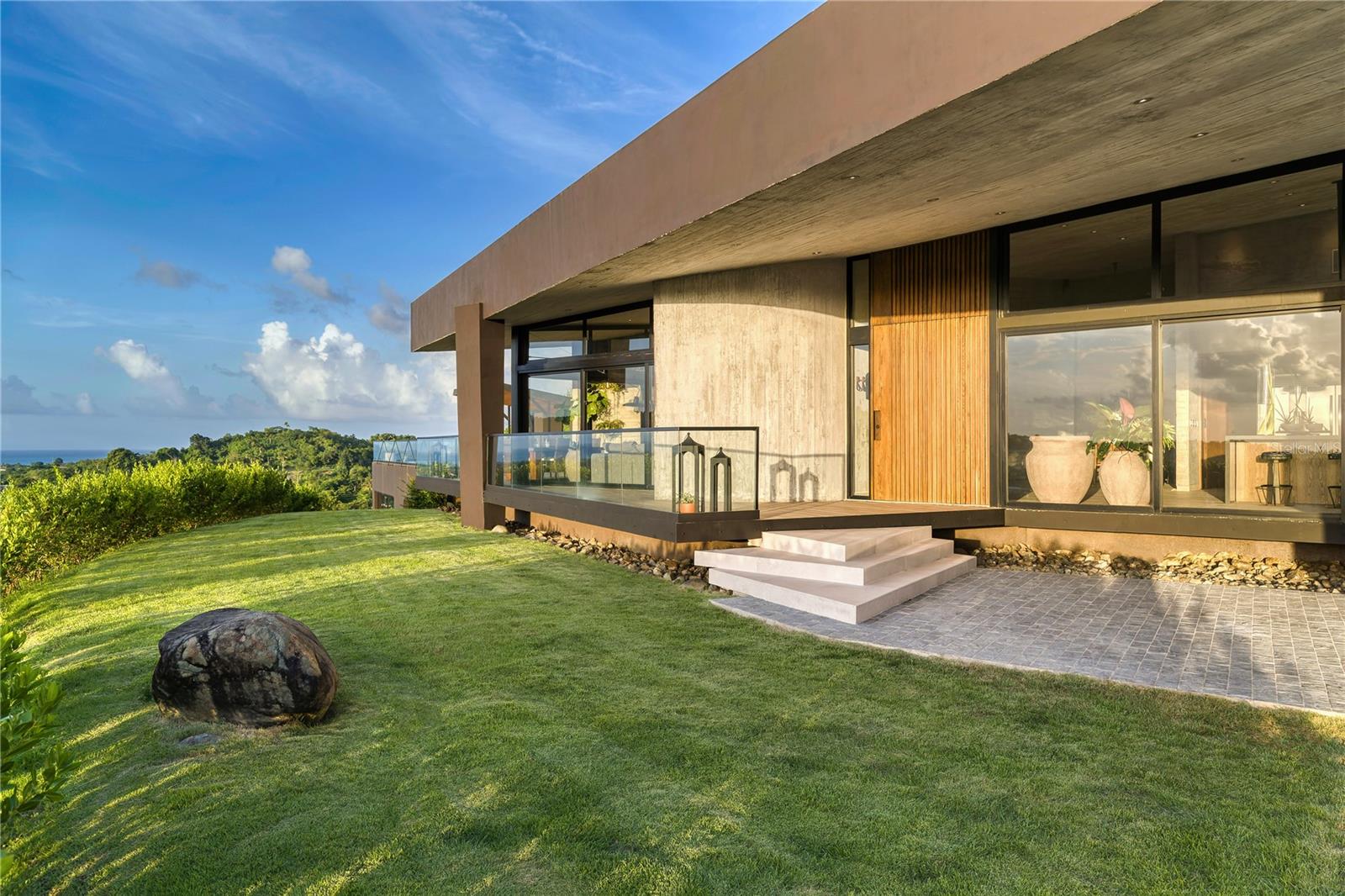 MAMEYES - Residential