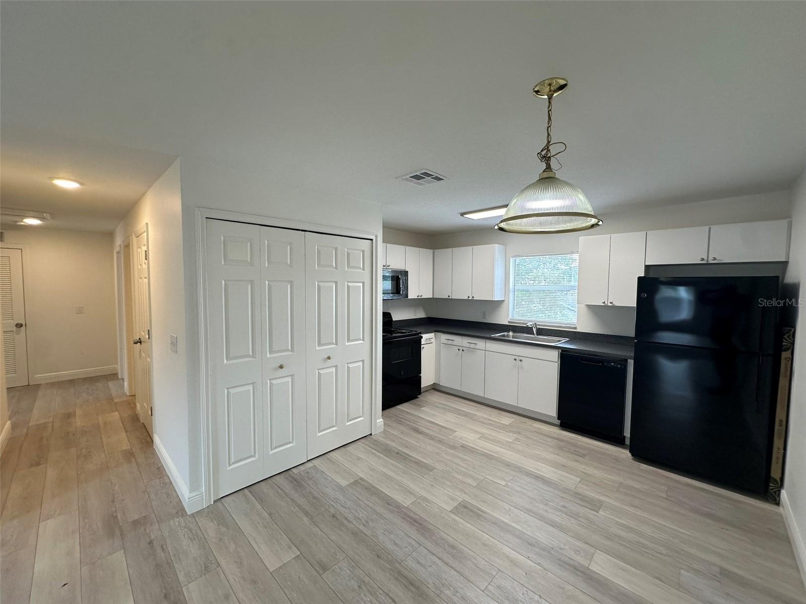 GRANT PARK ADD BLOCKS 36- - Residential Lease