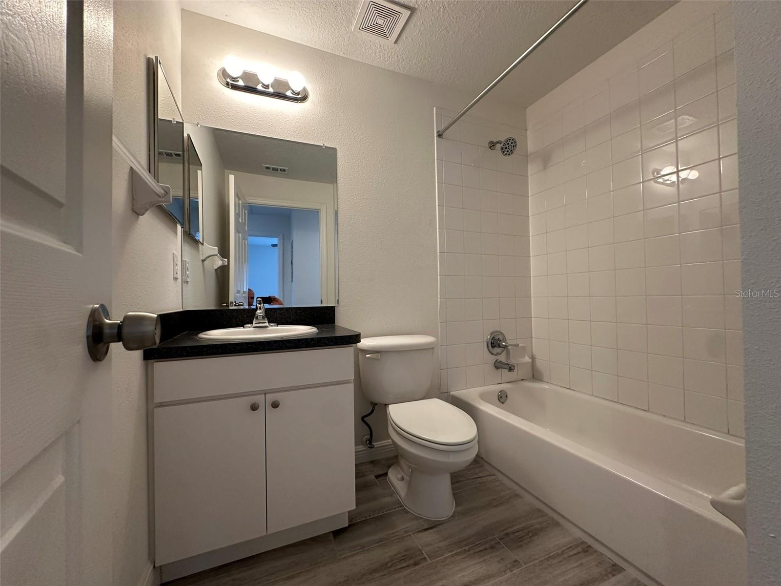GRANT PARK ADD BLOCKS 36- - Residential Lease