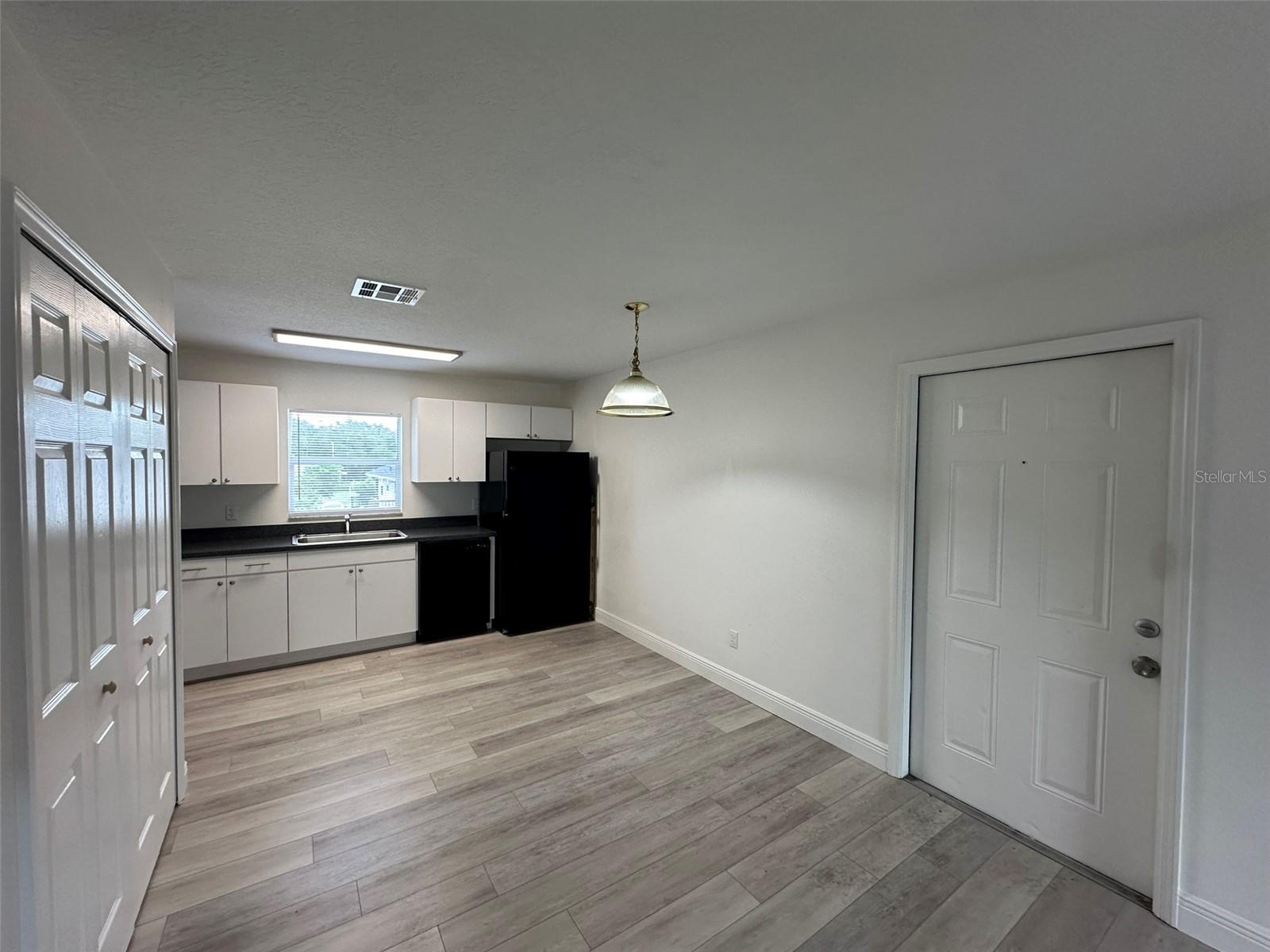 GRANT PARK ADD BLOCKS 36- - Residential Lease