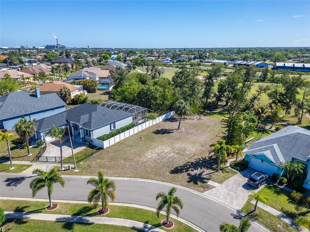 Photo of 806 Greenview Drive, Apollo Beach, FL 33572 (MLS # TB8495156)