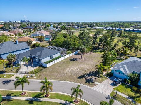 Photo of 806 Greenview Drive, Apollo Beach, FL 33572 (MLS # TB8495156)