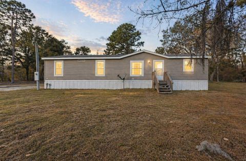 Photo of 1910 NE 155th Court, Williston, FL 32696 (MLS # OM717751)
