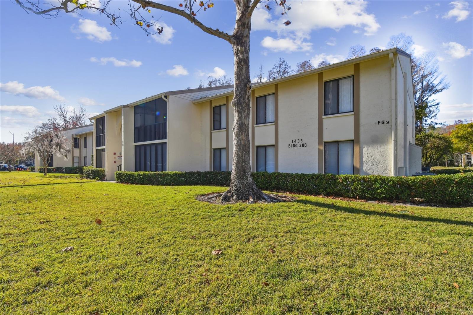 1433 PINE GLEN PLACE D1