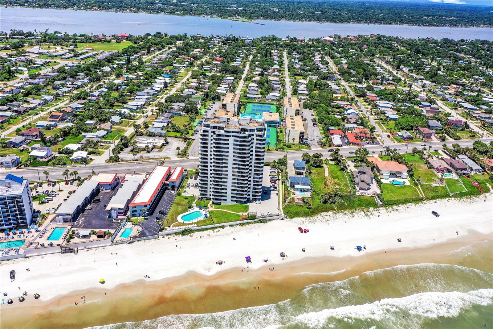 HORIZONS CONDO - Residential