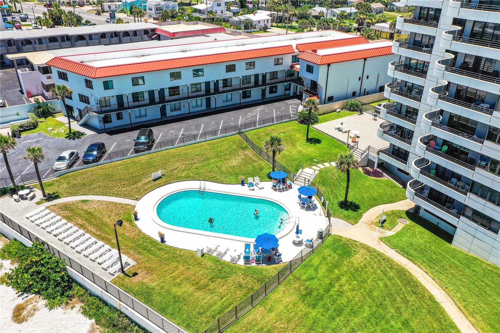 HORIZONS CONDO - Residential