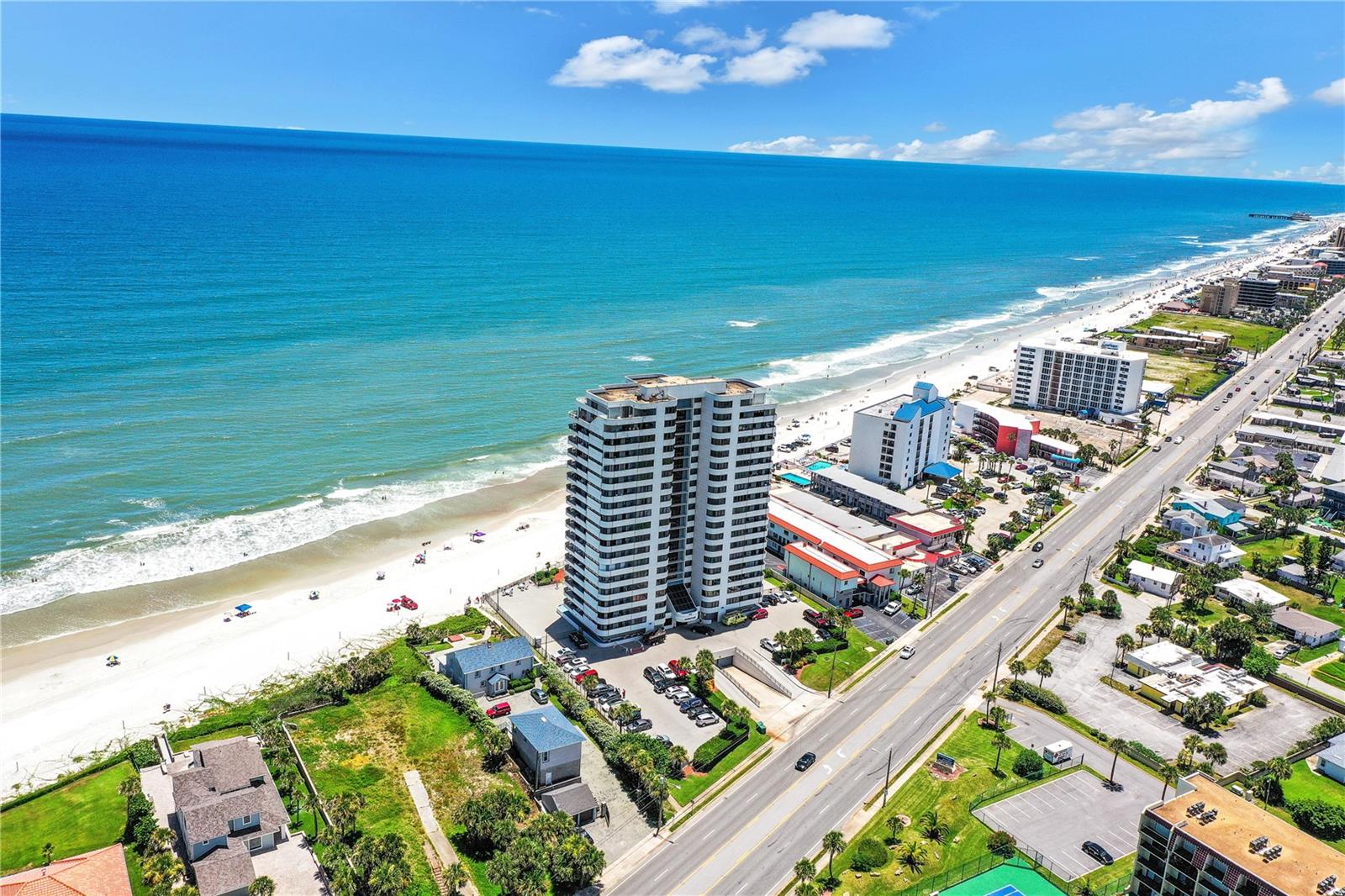 HORIZONS CONDO - Residential