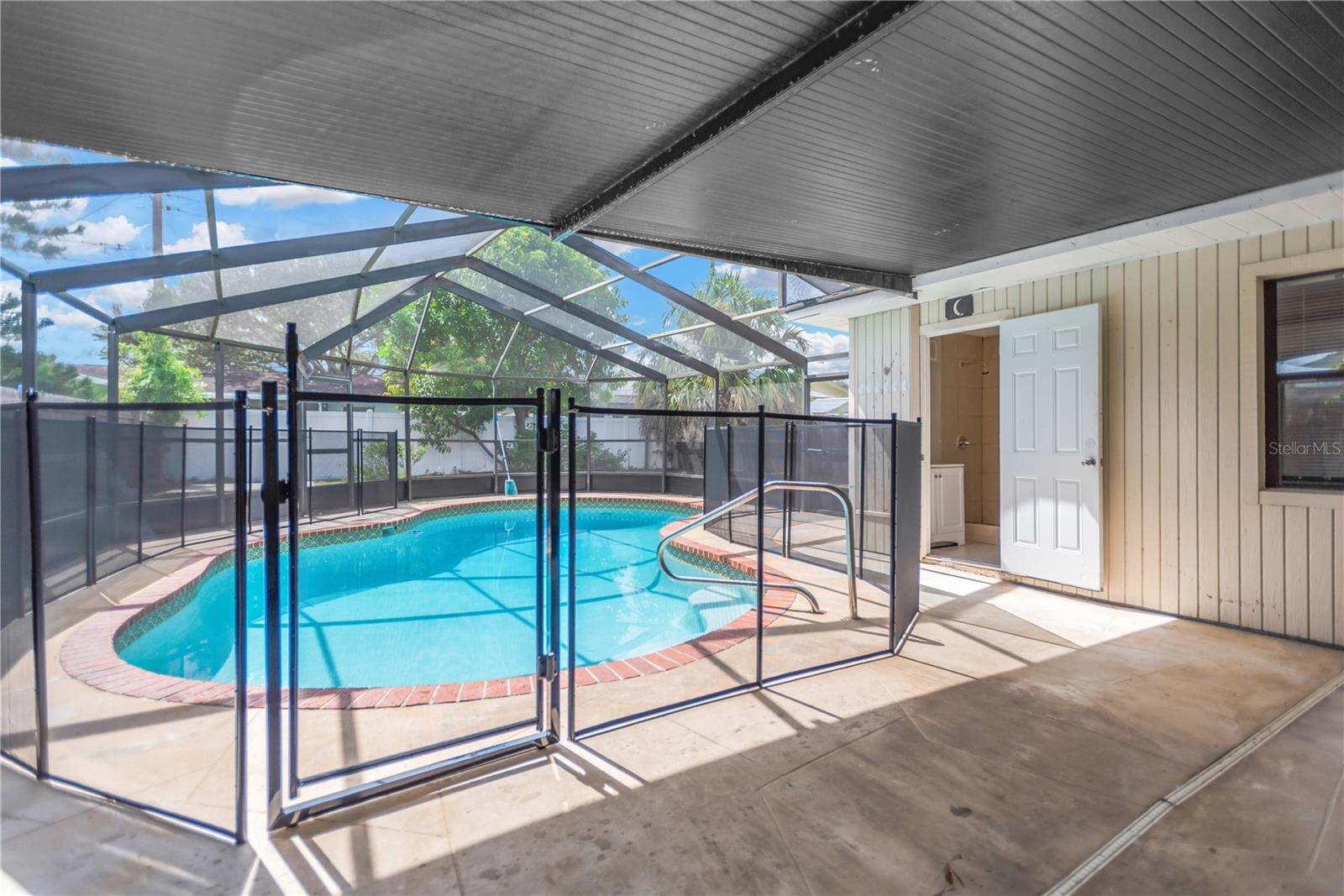 MILES PINES - Residential